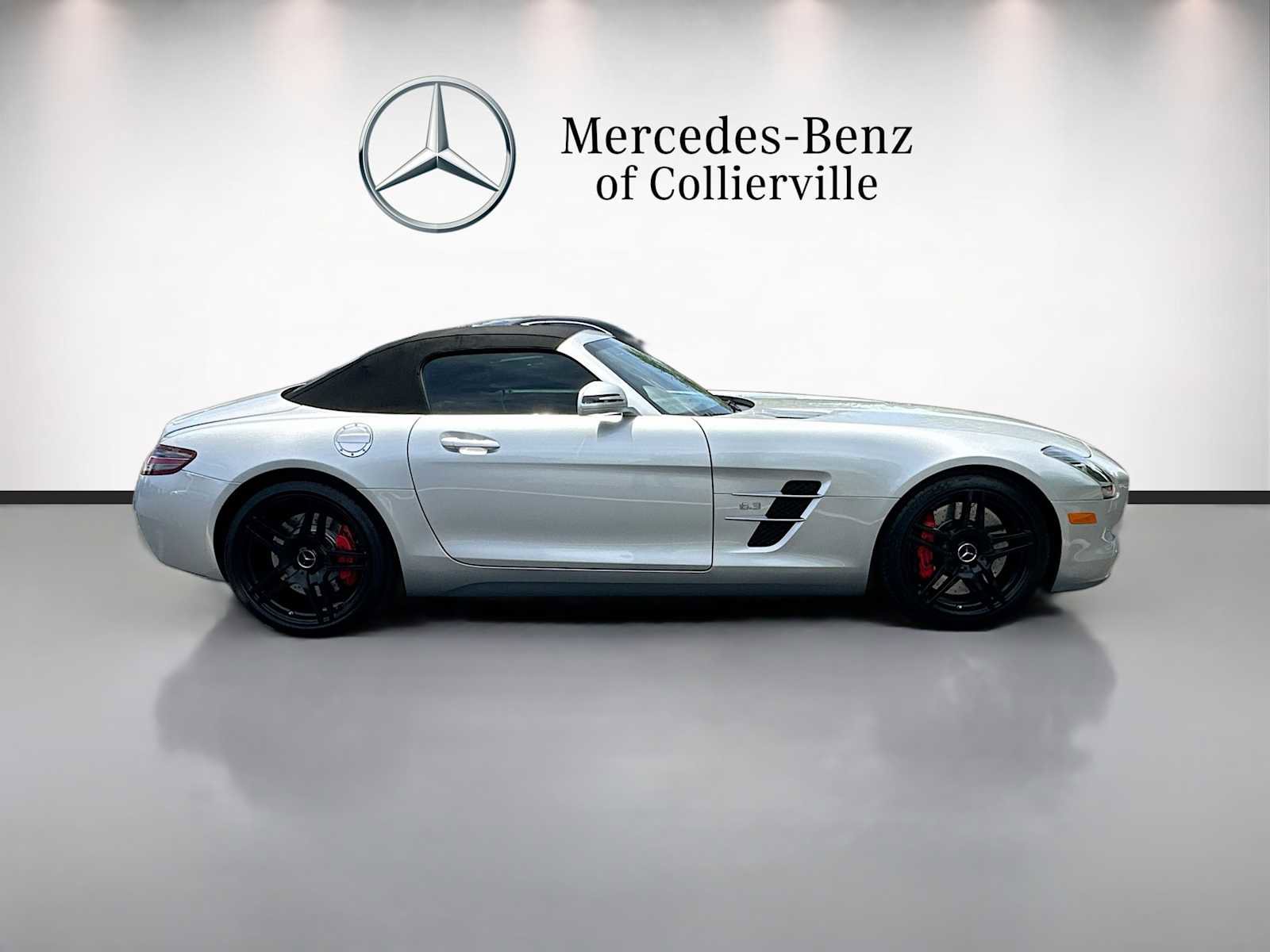 Used 2012 Mercedes-Benz SLS AMG Roadster image 4