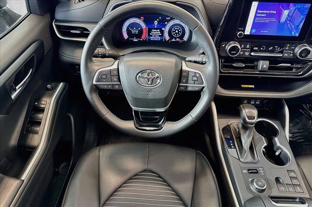 Used 2025 Toyota Highlander XSE AWD/4WD image 21