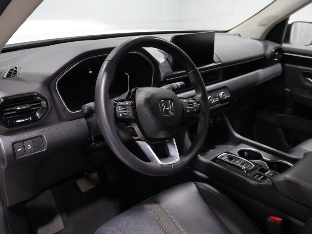 Used 2024 Honda Pilot Touring image 16