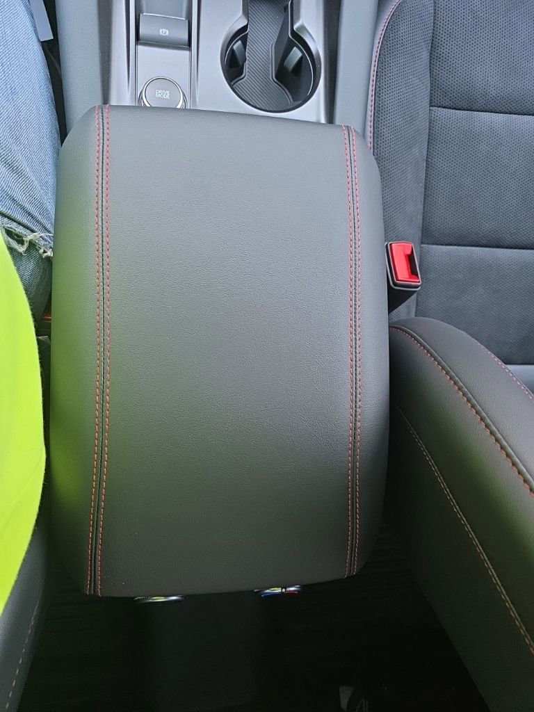 Used 2025 Ford Explorer ST image 30