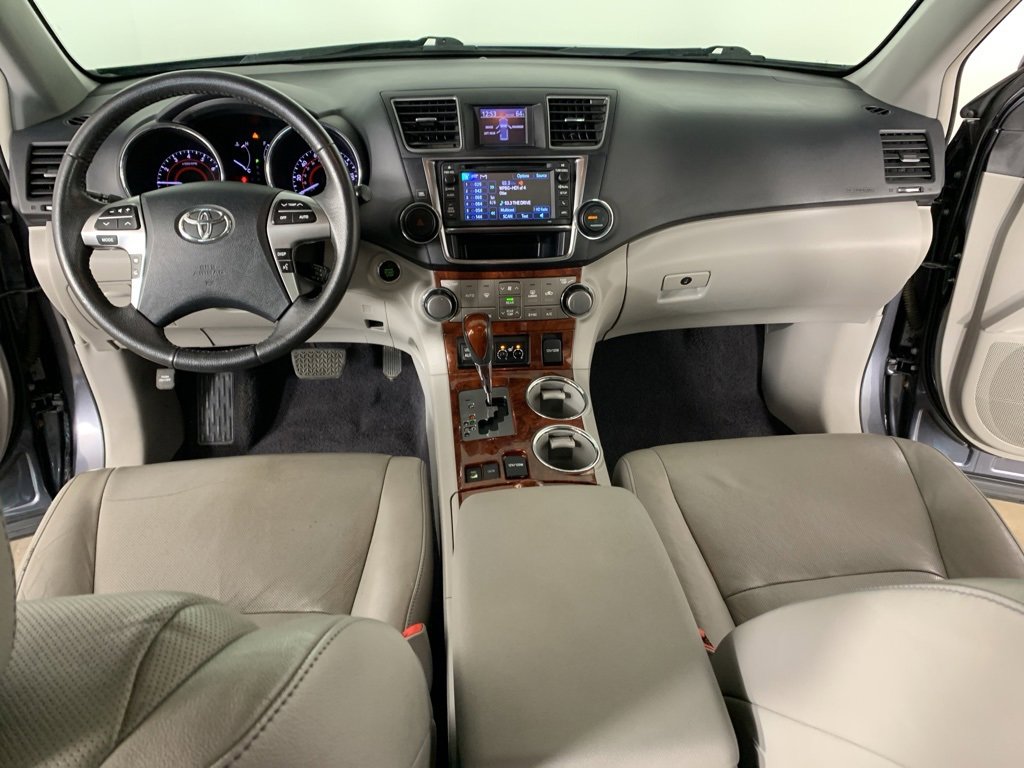 Used 2013 Toyota Highlander Limited image 38
