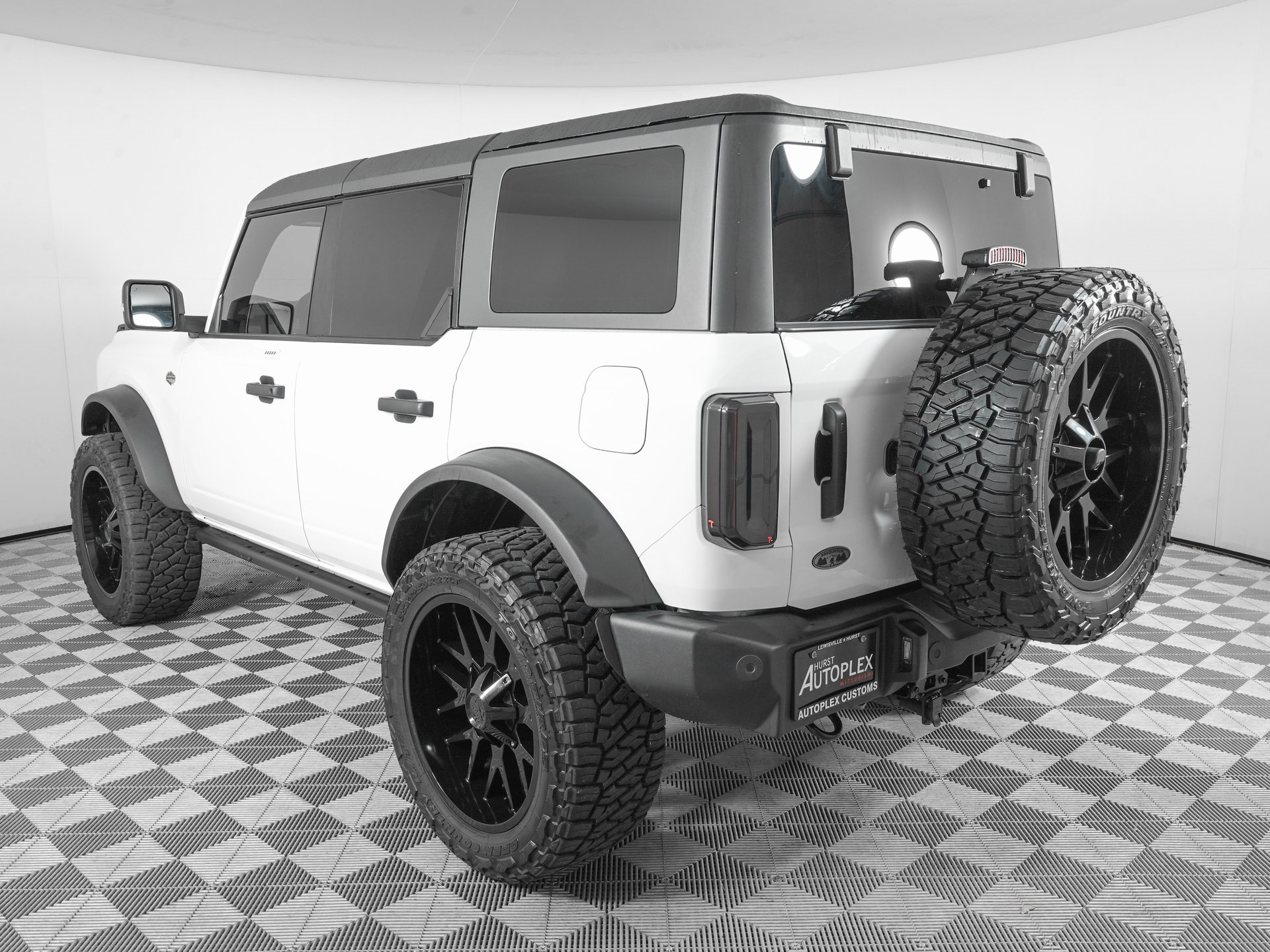 Used 2023 Ford Bronco Wildtrak image 7