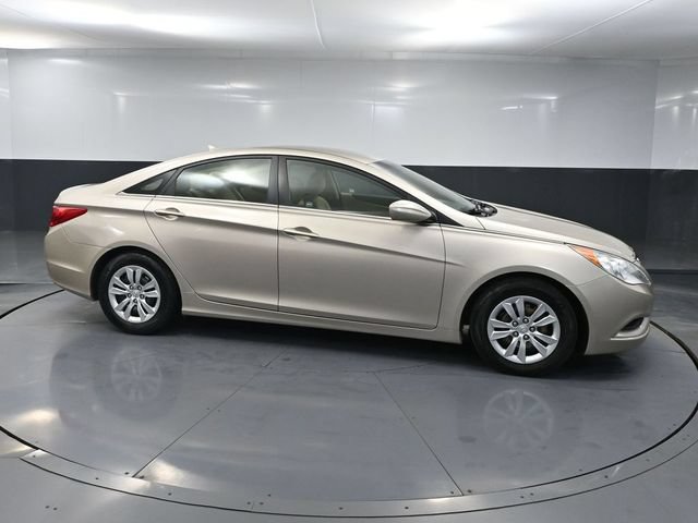 Used 2011 Hyundai Sonata GLS FWD image 2