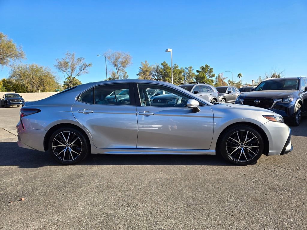 Used 2024 Toyota Camry SE image 7