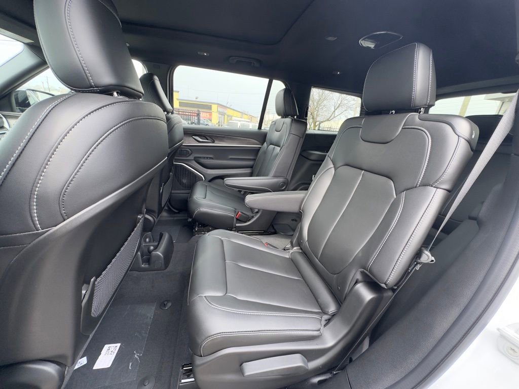 New 2026 Jeep Grand Cherokee L Limited w/ Limited Altitude Package image 15
