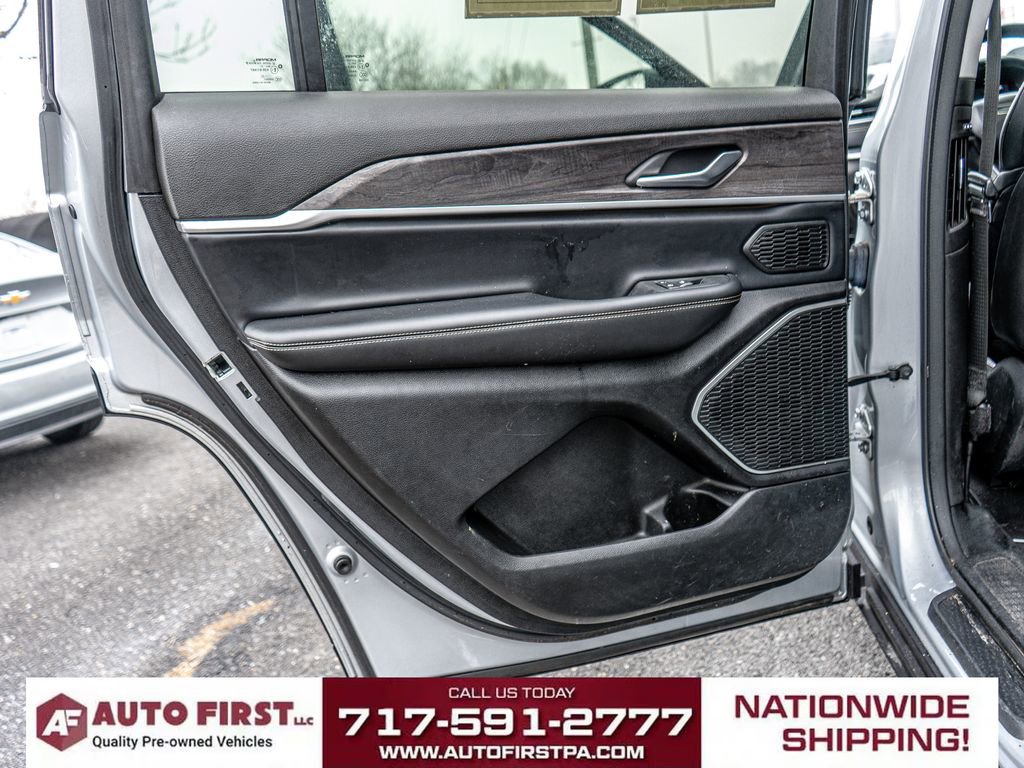 Used 2021 Jeep Grand Cherokee L Limited AWD/4WD image 9