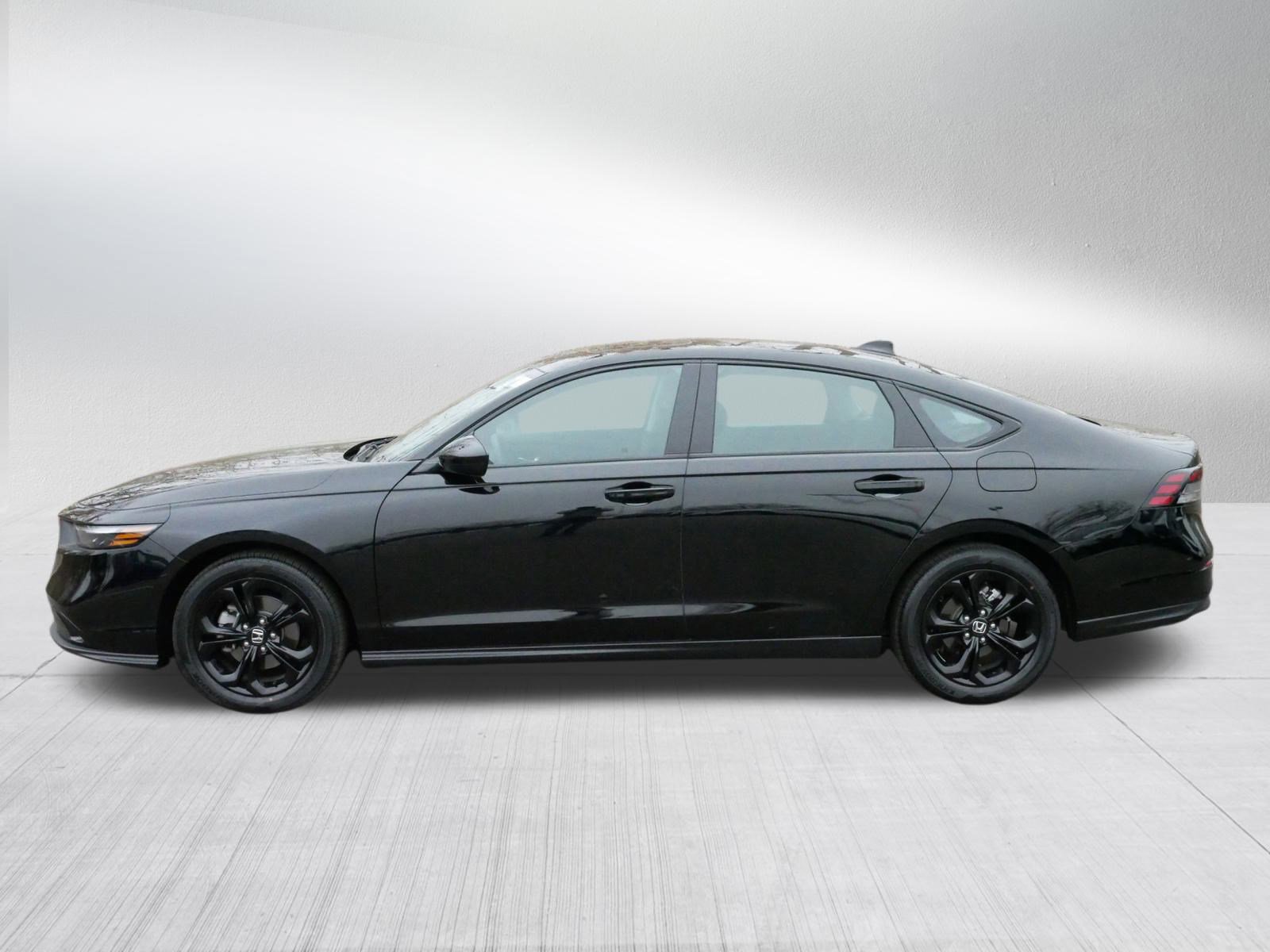 Certified 2025 Honda Accord SE image 4