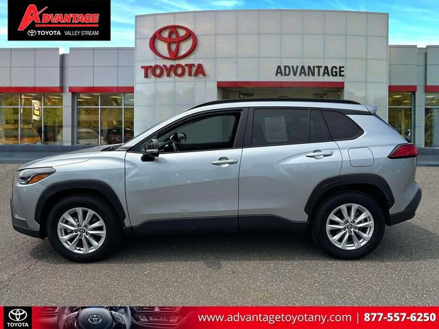 Used 2023 Toyota Corolla Cross LE AWD/4WD image 8