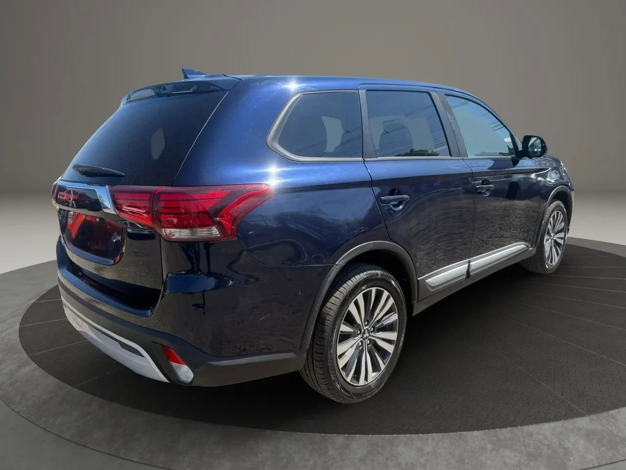 Used 2020 Mitsubishi Outlander ES AWD/4WD image 5