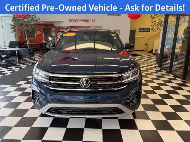 Certified 2022 Volkswagen Atlas Cross Sport SE image 2
