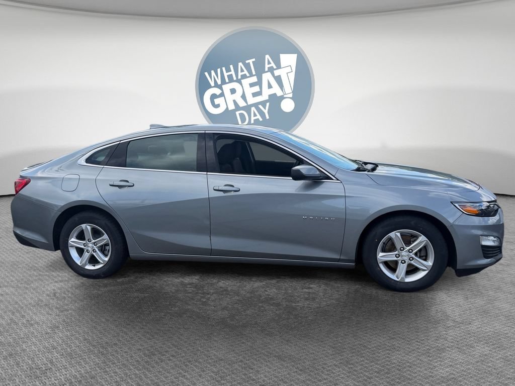 Certified 2024 Chevrolet Malibu LT FWD image 2