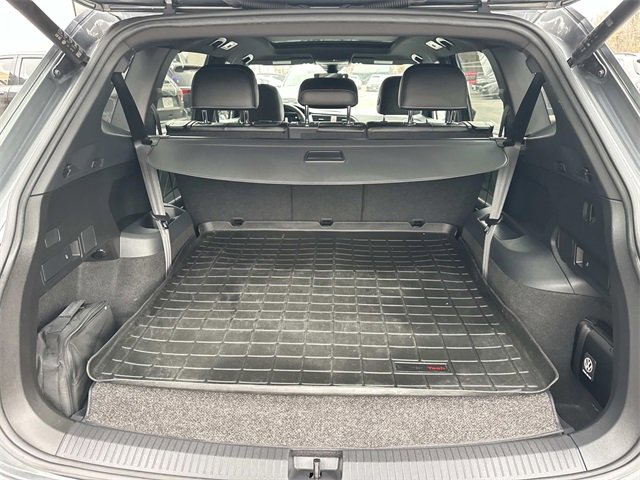 Used 2022 Volkswagen Tiguan SE R-Line image 18
