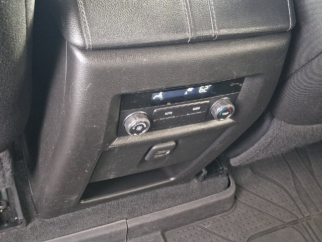Certified 2023 Chevrolet Traverse LT FWD image 12