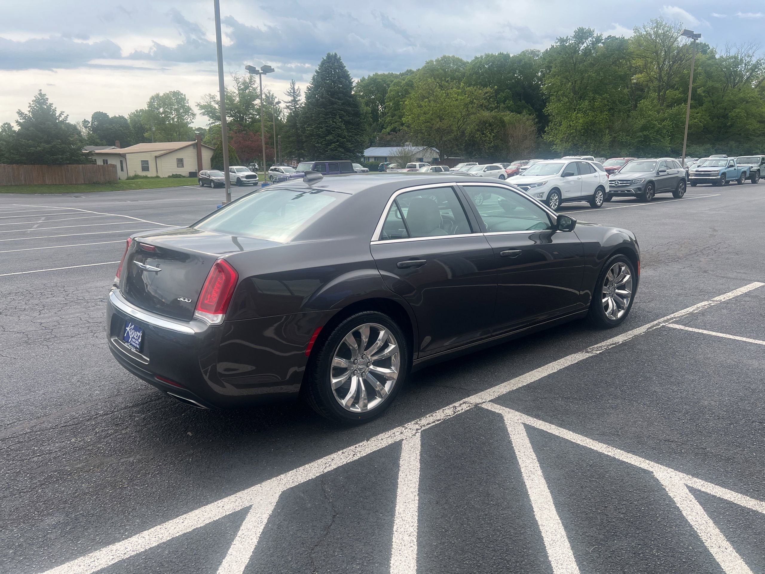 Used 2018 Chrysler 300 Touring L RWD image 6