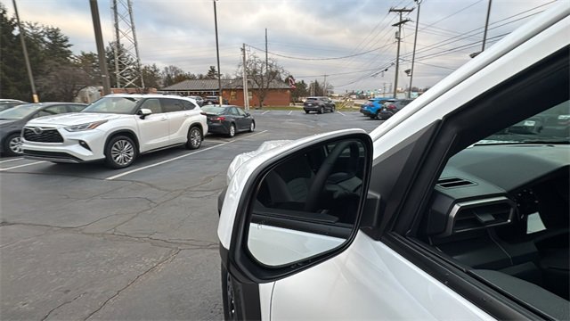 Used 2025 Toyota Tacoma TRD Off-Road image 35