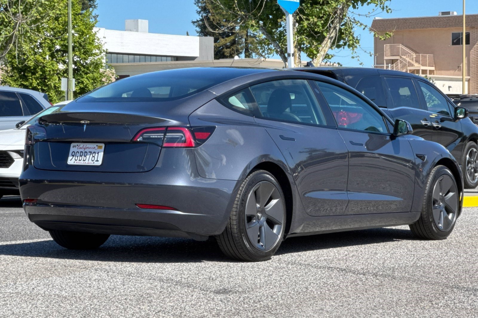 Used 2023 Tesla Model 3 Standard Range RWD image 9