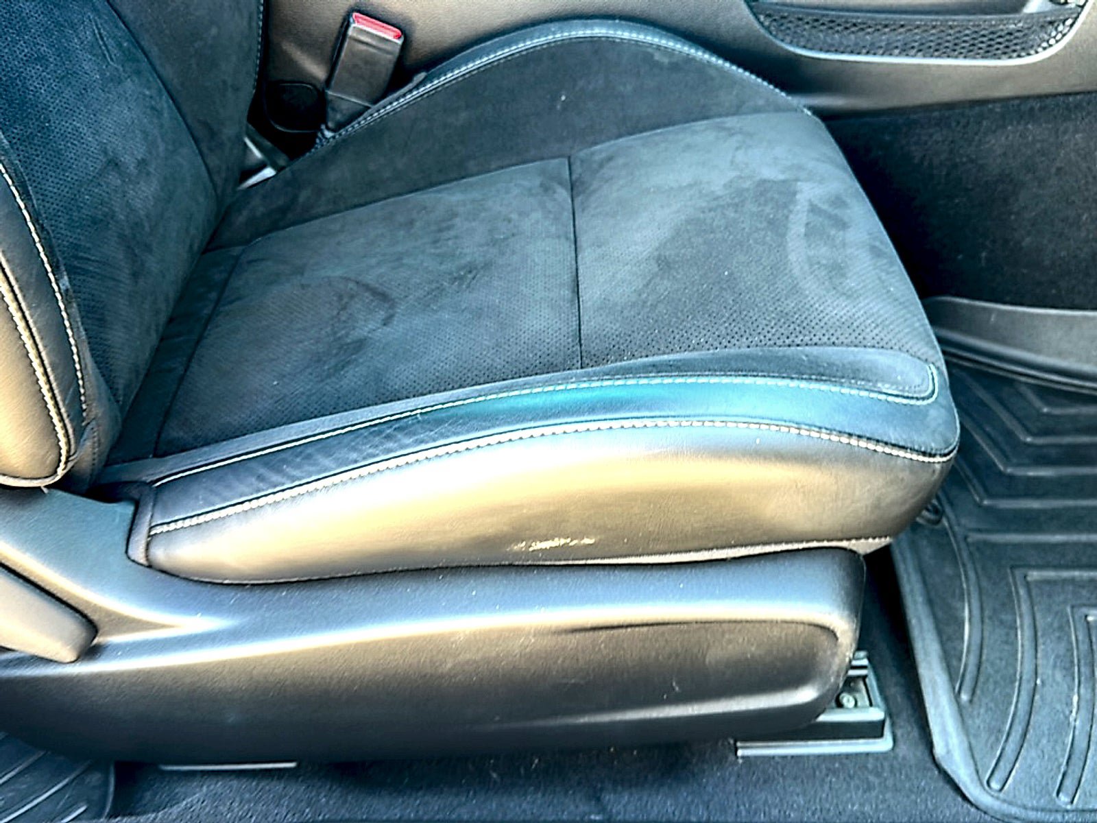 Used 2023 Dodge Challenger R/T w/ Plus Package RWD image 22