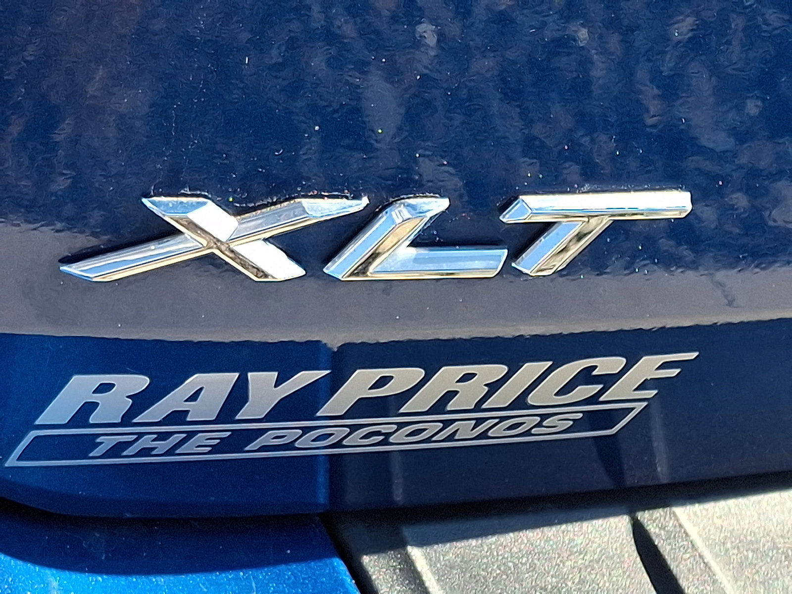 Used 2020 Ford Explorer XLT image 29