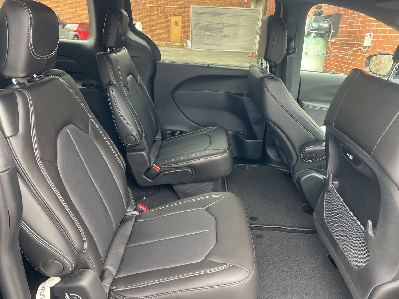 New 2026 Chrysler Pacifica Select w/ S Appearance Package FWD image 19