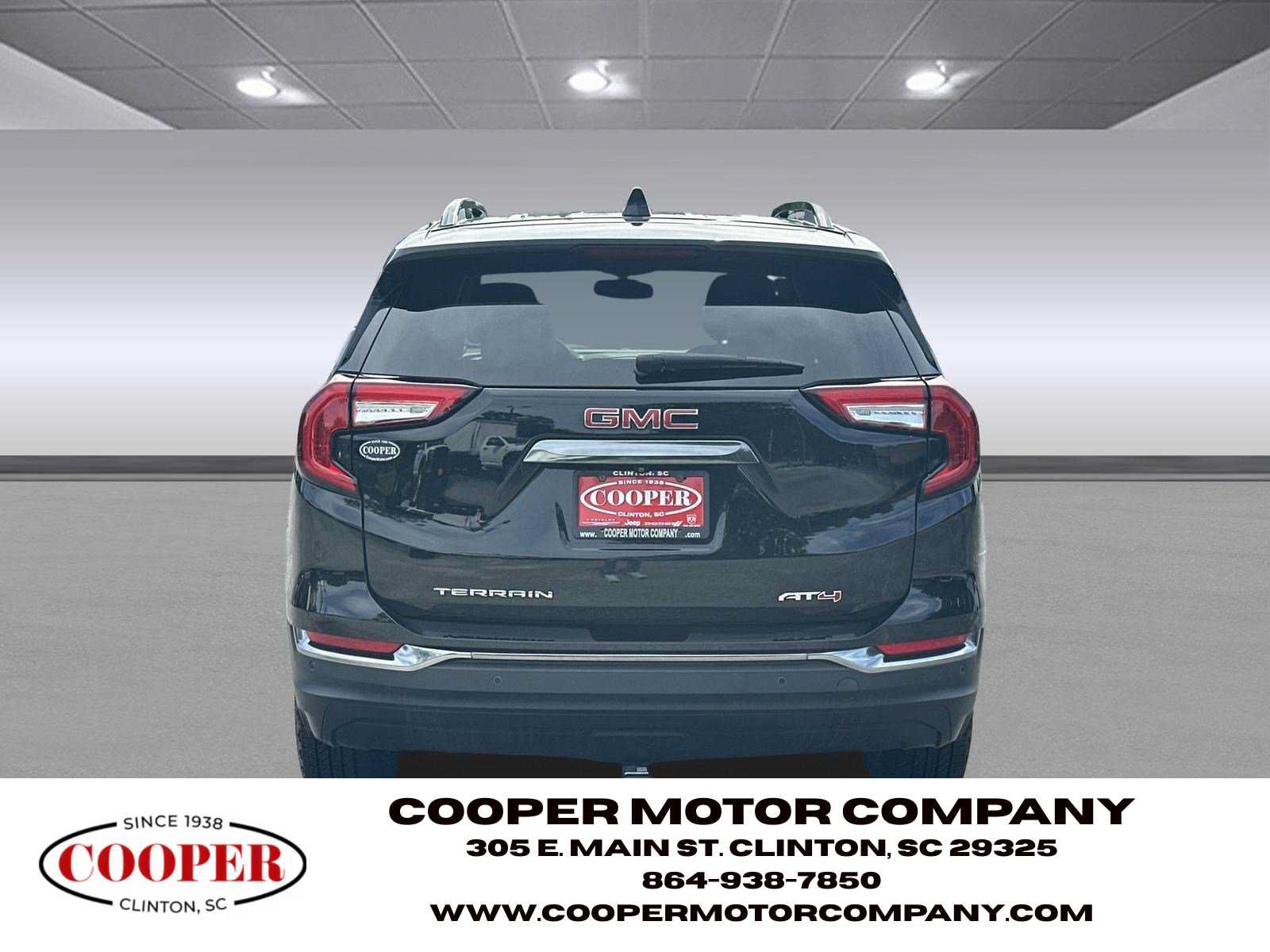 Used 2024 GMC Terrain AT4 w/ Tech Package AWD/4WD image 4