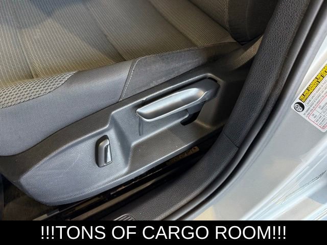 Used 2016 Volkswagen Golf S image 25