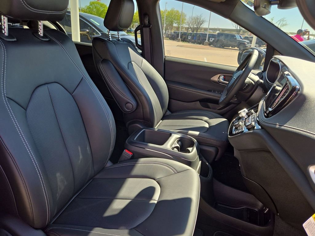New 2026 Chrysler Pacifica Select FWD image 27