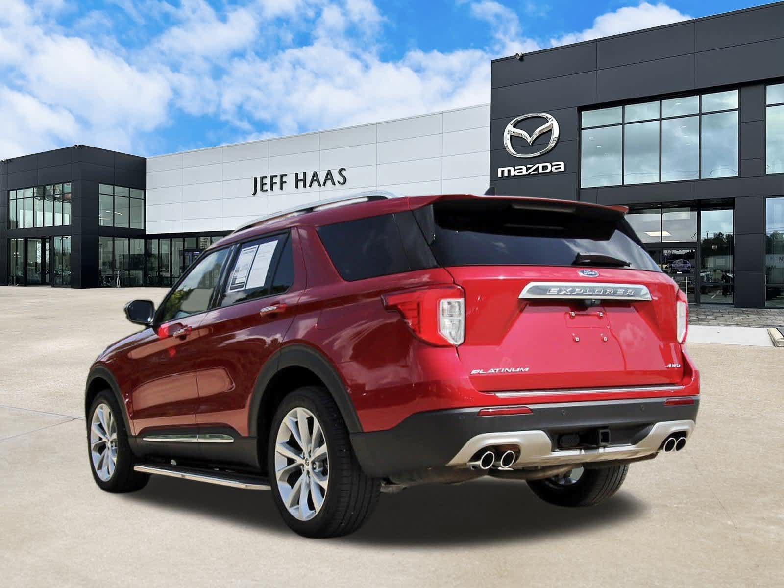 Used 2021 Ford Explorer Platinum w/ Equipment Group 601A AWD/4WD image 2