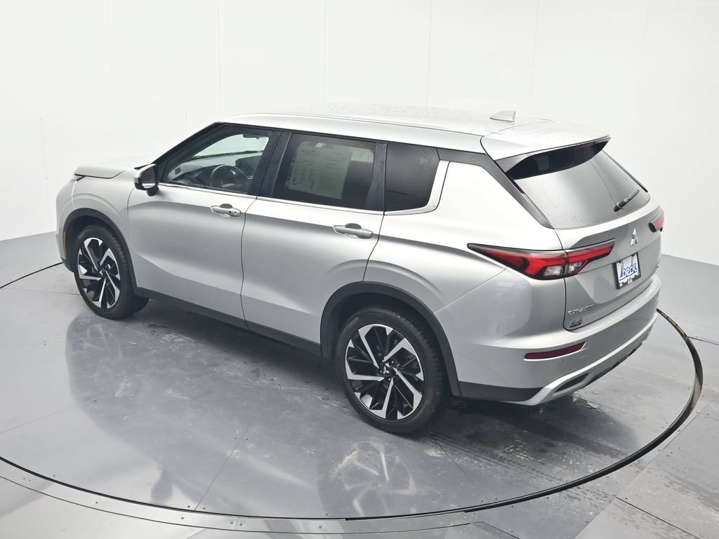 Used 2024 Mitsubishi Outlander SE FWD image 35