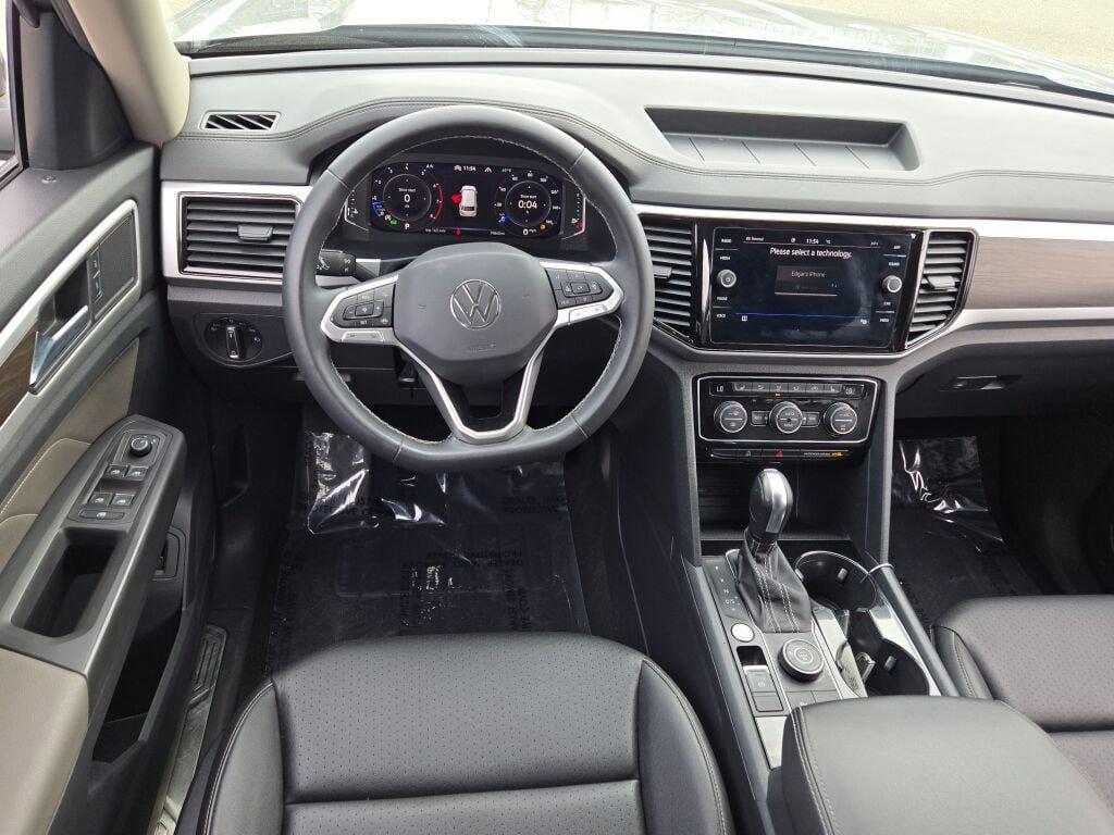 Used 2023 Volkswagen Atlas SE image 25