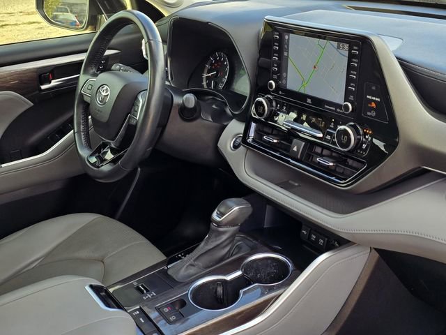 Used 2020 Toyota Highlander Limited image 35