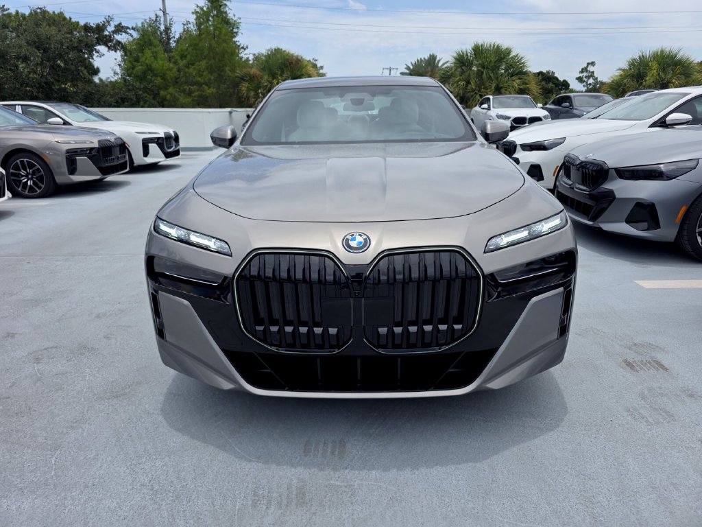 New 2026 BMW 750e xDrive w/ Executive Package AWD/4WD image 2