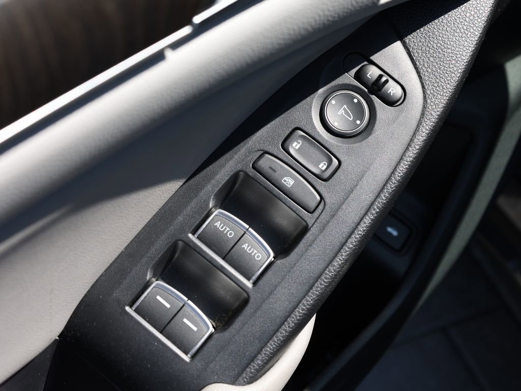 Used 2018 Honda Accord EX-L image 9