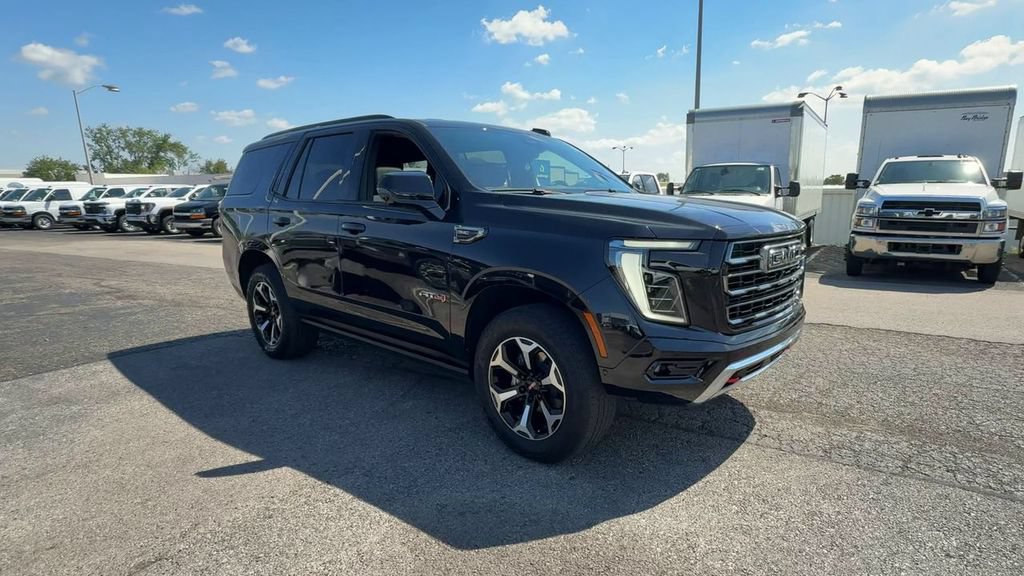 Used 2025 GMC Yukon AT4 w/ AT4 Premium Plus Package AWD/4WD image 2
