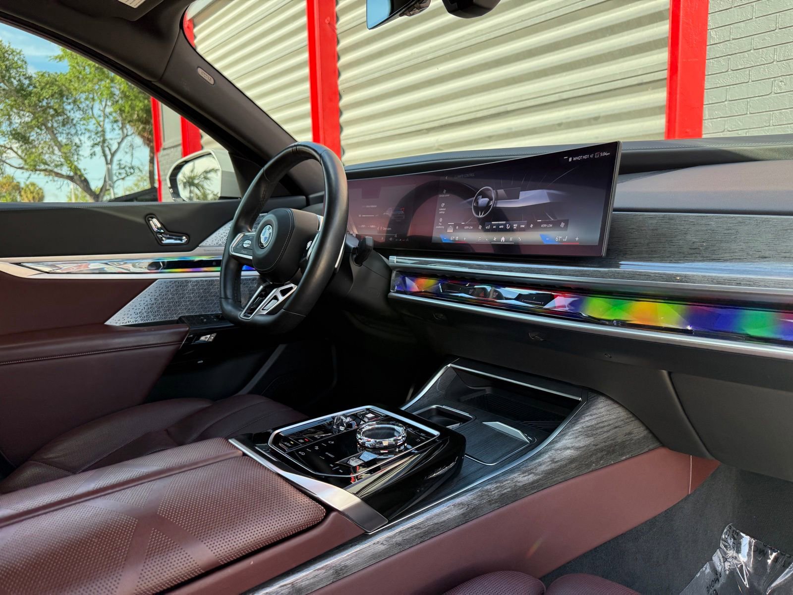 Used 2023 BMW 760i xDrive image 32