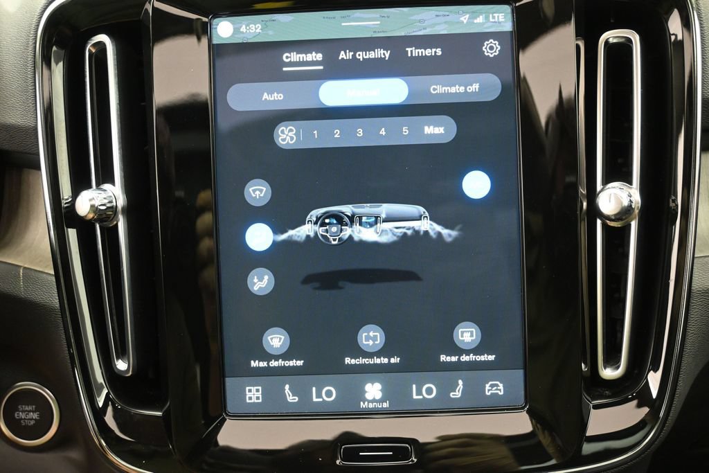 Used 2023 Volvo XC40 B4 Plus w/ Protection Package FWD image 16