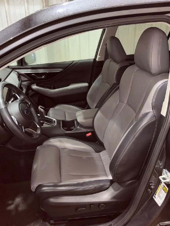Used 2021 Subaru Outback Limited image 6