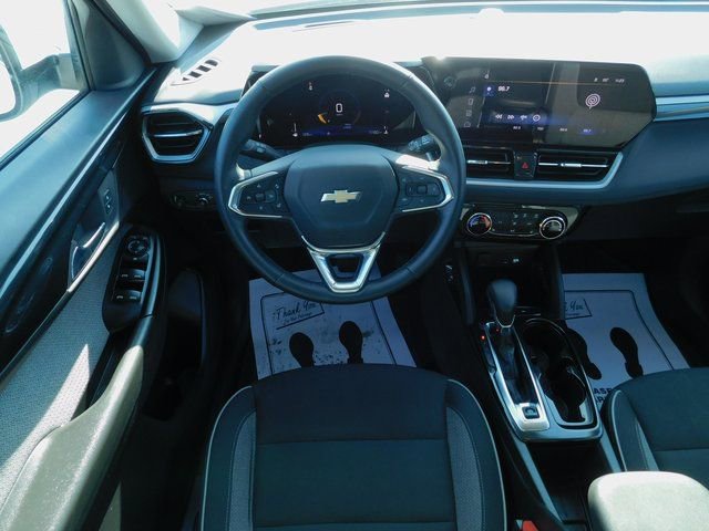 Used 2024 Chevrolet TrailBlazer LT w/ LT Cold Weather Package image 14