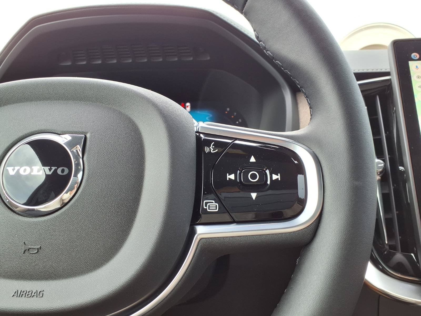 New 2026 Volvo XC90 B6 Plus w/ Protection Package Premier AWD/4WD image 16