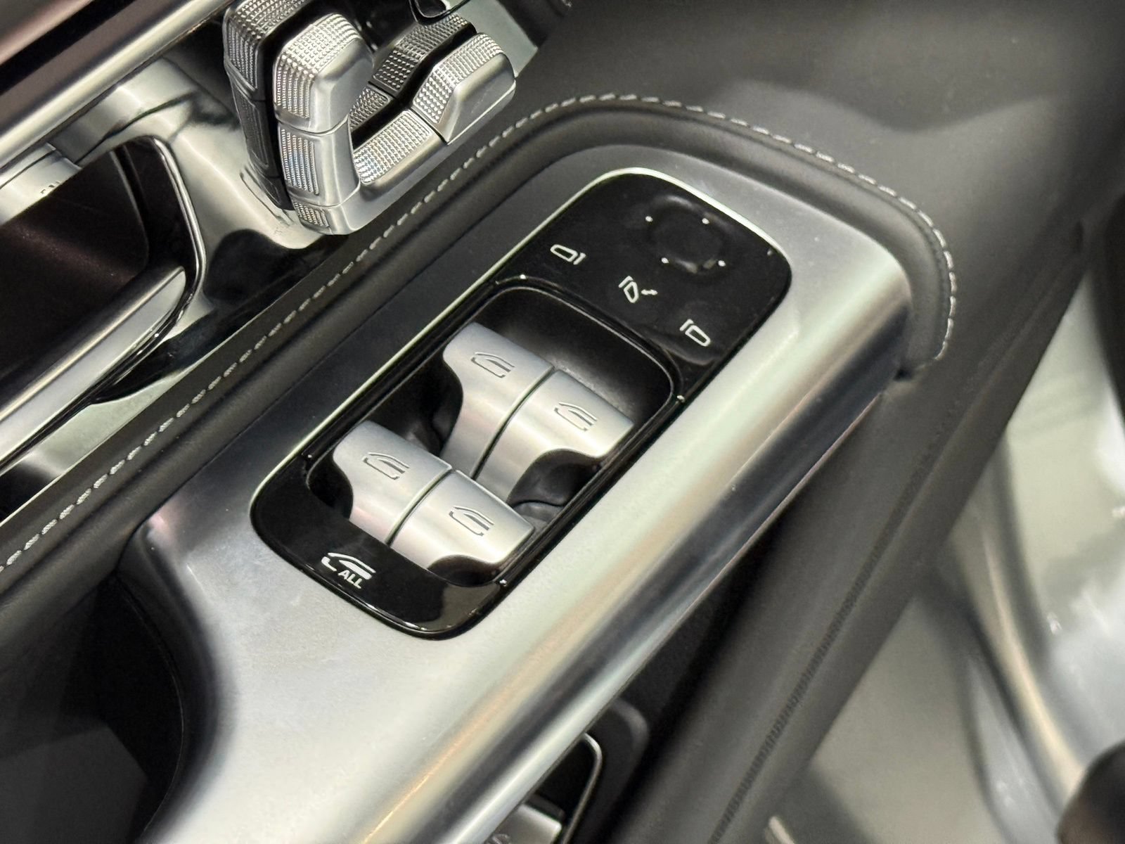 Used 2025 Mercedes-Benz SL 55 AMG 4MATIC image 10