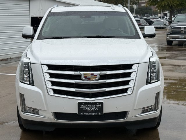 Used 2018 Cadillac Escalade Luxury AWD/4WD image 7