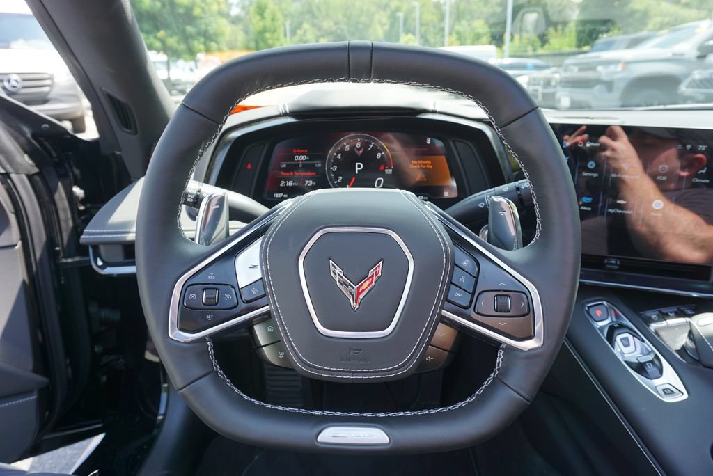 Used 2025 Chevrolet Corvette Z06 RWD image 19