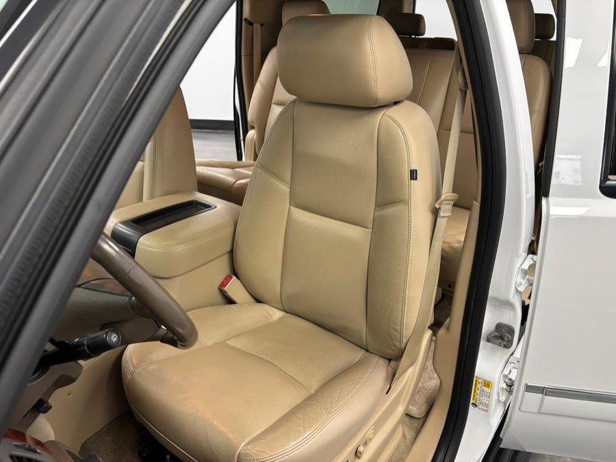 Used 2014 Chevrolet Suburban LTZ image 37