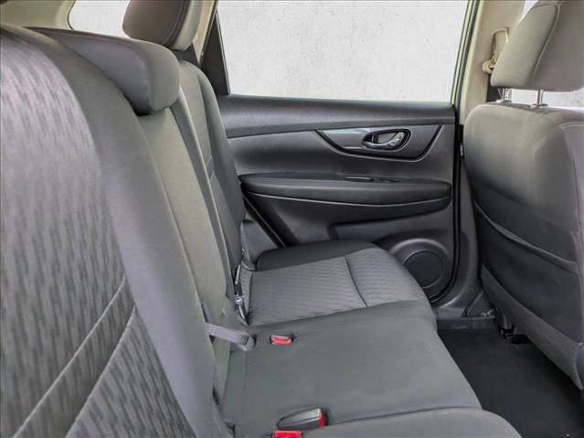 Used 2017 Nissan Rogue SV image 19