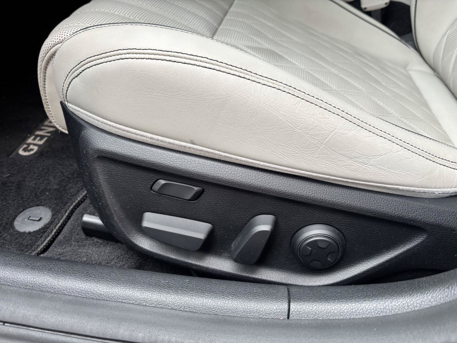 Used 2019 Genesis G70 2.0T Advanced w/ Dynamic Package AWD/4WD image 15