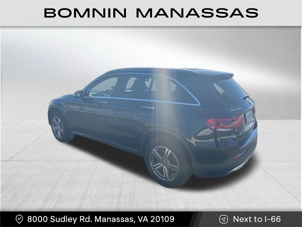 Used 2021 Mercedes-Benz GLC 300 4MATIC image 2