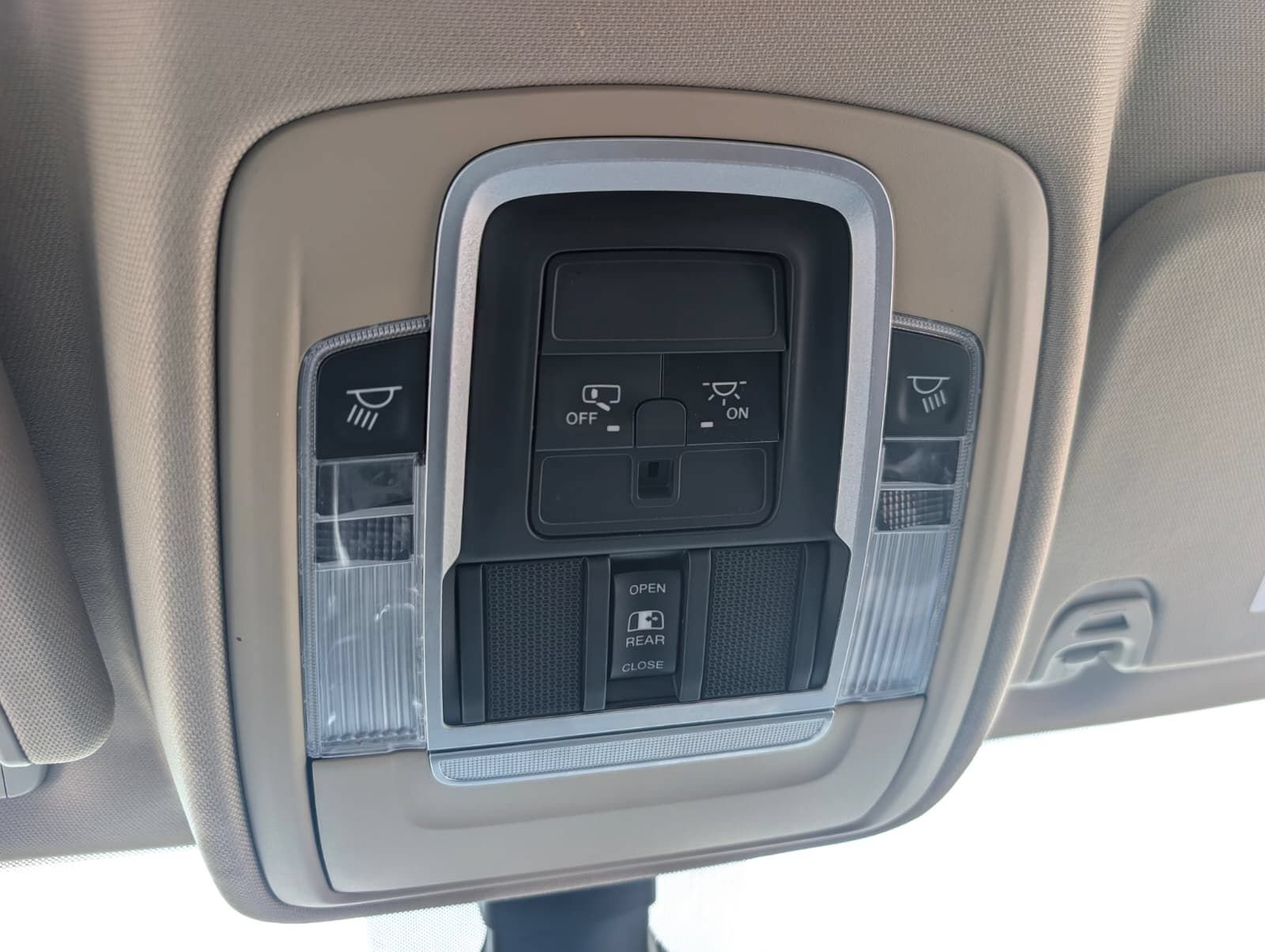 Used 2020 RAM 1500 Laramie AWD/4WD image 29