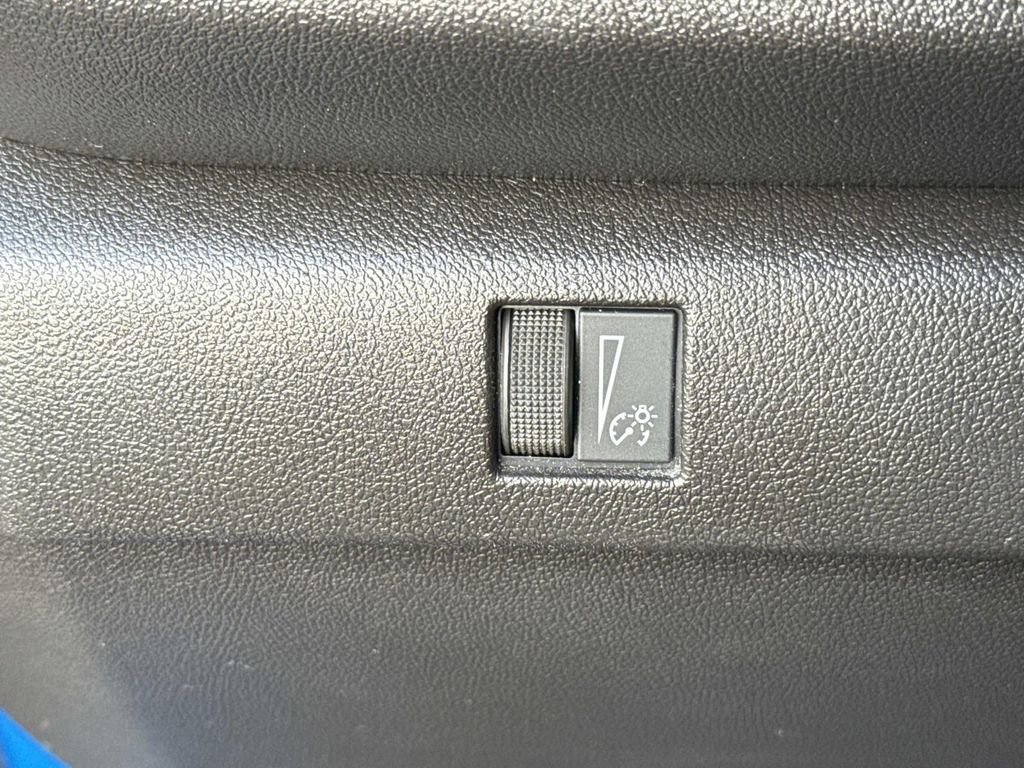 Used 2023 Chevrolet Colorado Trail Boss AWD/4WD image 42