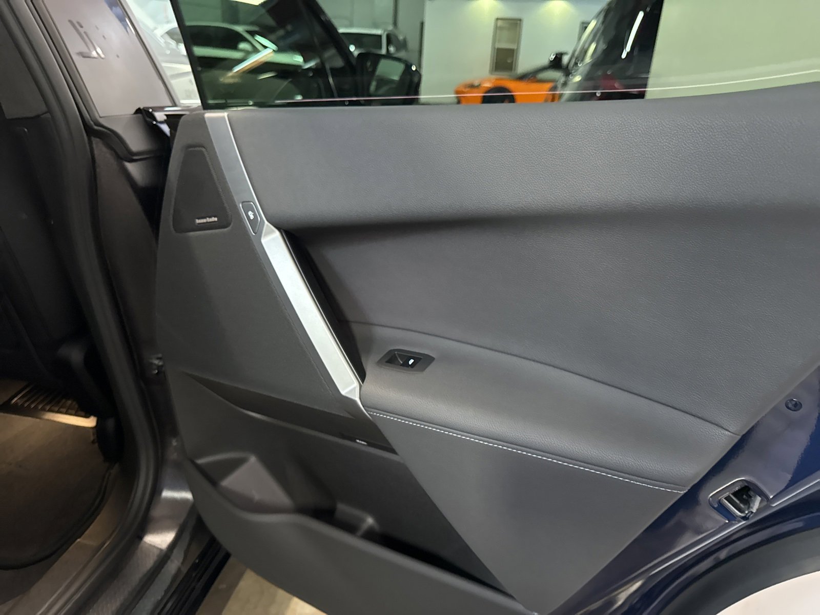 Used 2025 BMW iX xDrive50 w/ Premium Package image 27