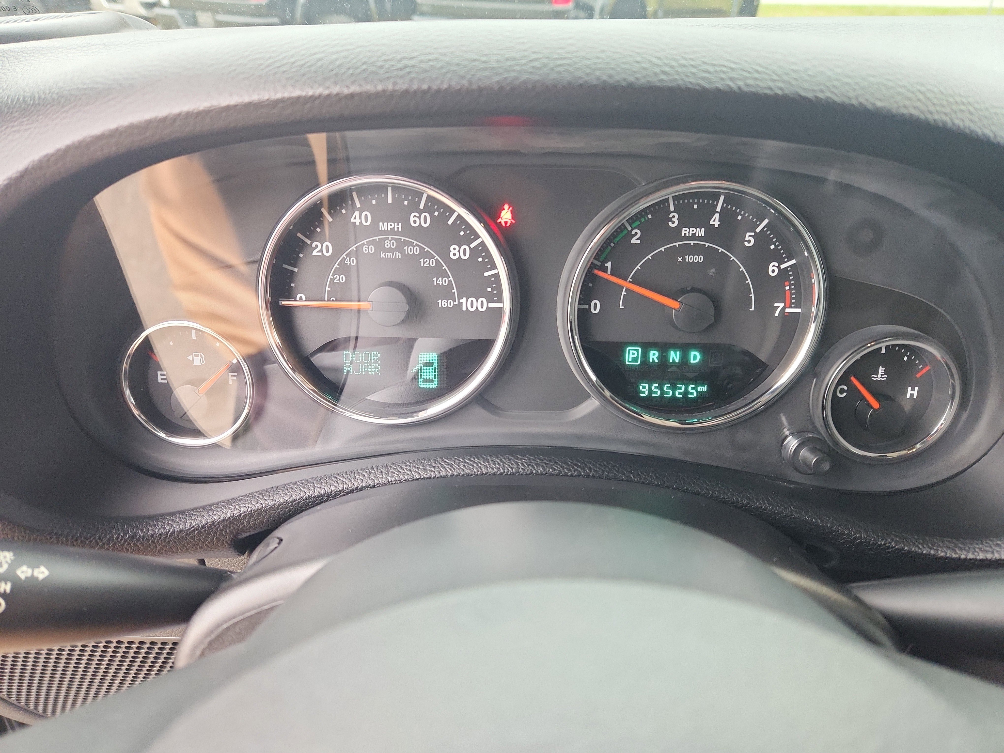 Used 2015 Jeep Wrangler Unlimited Rubicon w/ Connectivity Group image 27