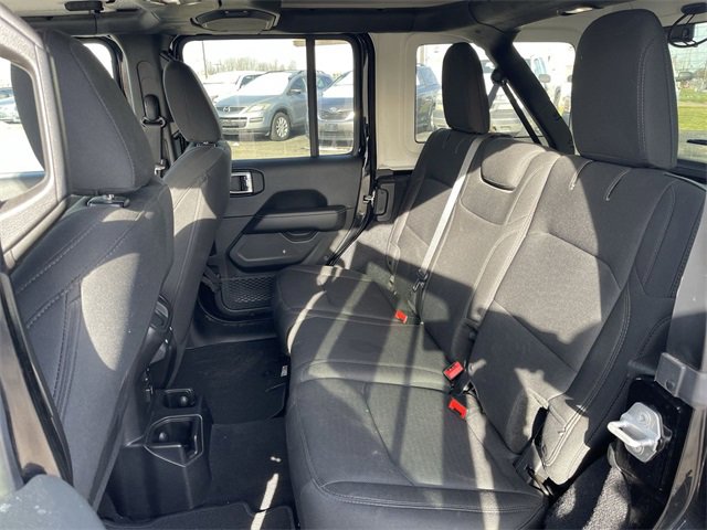 Used 2019 Jeep Wrangler Unlimited Sahara image 21